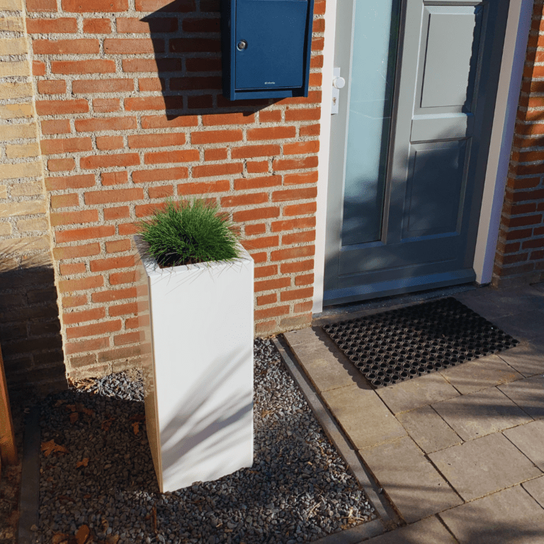 Jardinera de acero con tratamiento electrostático Miami 300x300