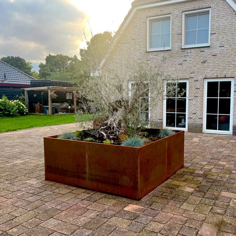 Jardinera de acero corten Miami xxl 240 x 240 cm