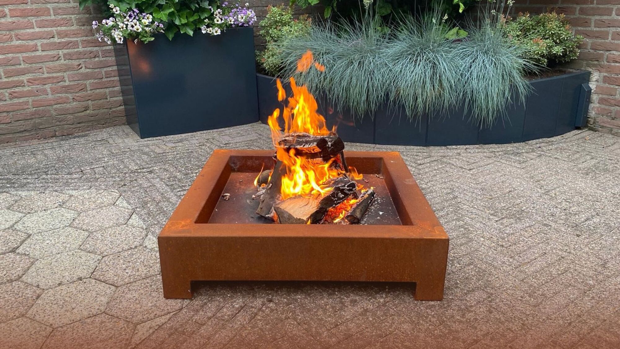¿Cómo utilizar las hogueras de acero corten de forma segura?